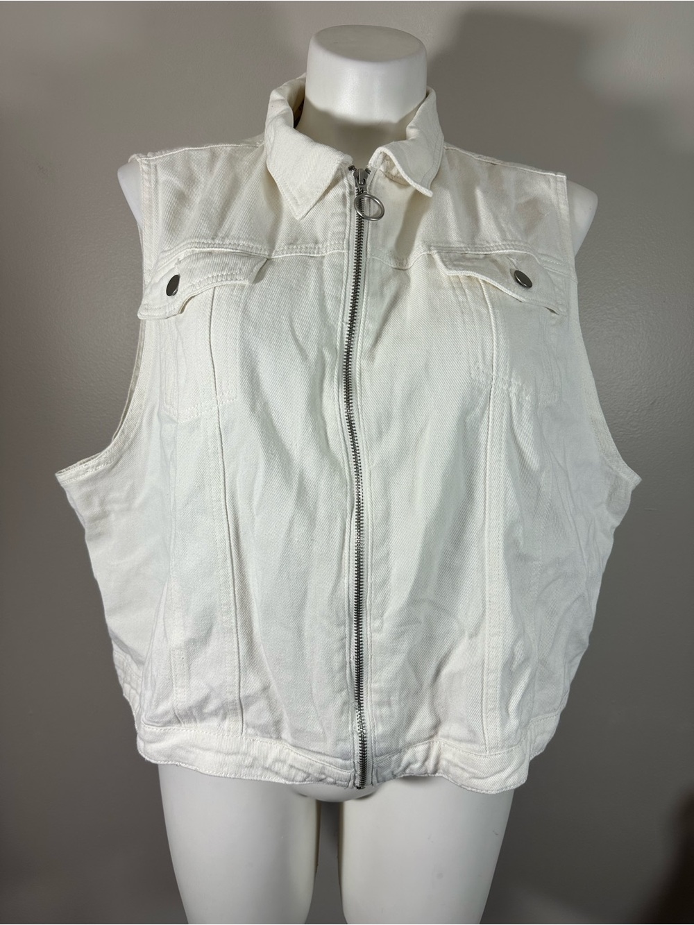 NEW Agnes Orinda White Full Zip Denim Vest Women’s Sz 4X Plus Pocket Sleeveless